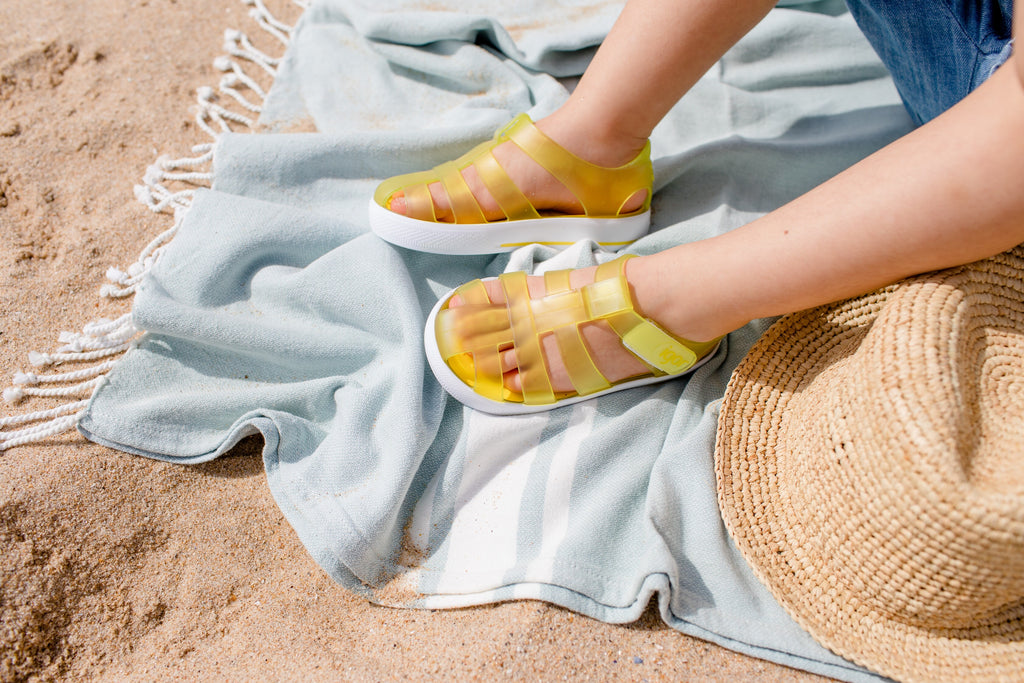 Não sabe qual é melhor calçado para as crianças usarem no verão? Nós dizemos-lhe!
